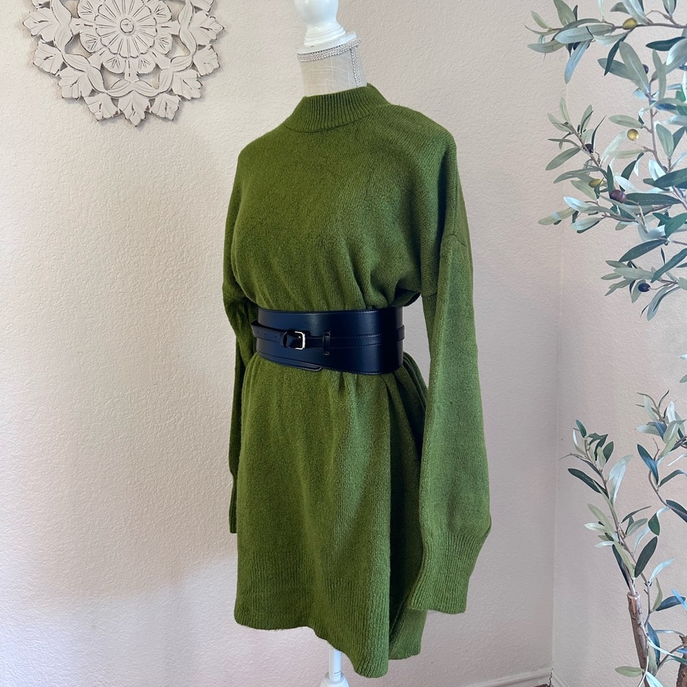 Oversized large sweater dress in light green tone SUPER COZY NEW/NEVER WORN⚡️